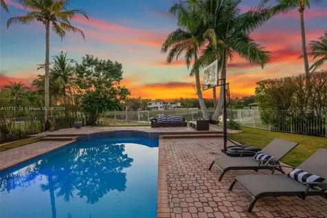 1018 Waterside Circle Weston FL 33327
