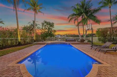 1018 Waterside Circle Weston FL 33327