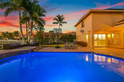 1018 Waterside Circle Weston FL 33327