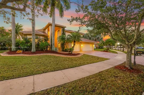 1018 Waterside Circle Weston FL 33327