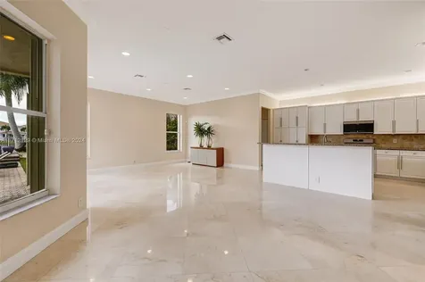 1018 Waterside Circle Weston FL 33327