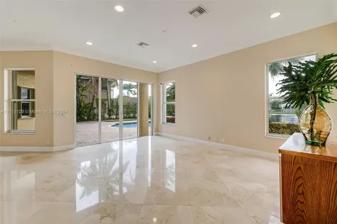 1018 Waterside Circle Weston FL 33327