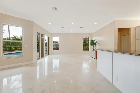 1018 Waterside Circle Weston FL 33327