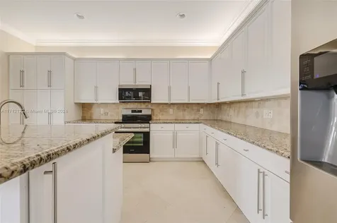 1018 Waterside Circle Weston FL 33327