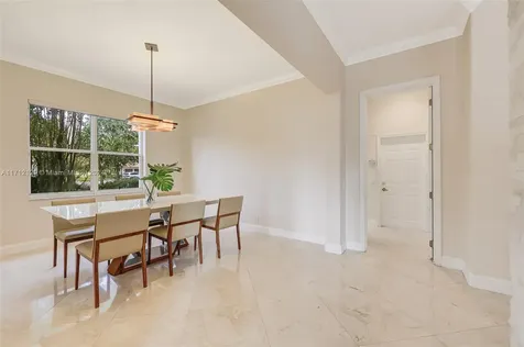 1018 Waterside Circle Weston FL 33327