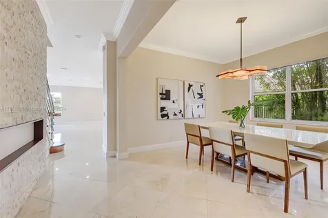 1018 Waterside Circle Weston FL 33327