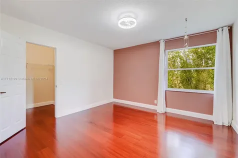 1018 Waterside Circle Weston FL 33327