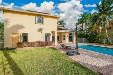 1018 Waterside Circle Weston FL 33327