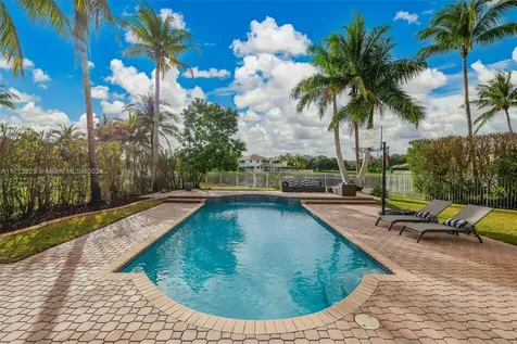 1018 Waterside Circle Weston FL 33327