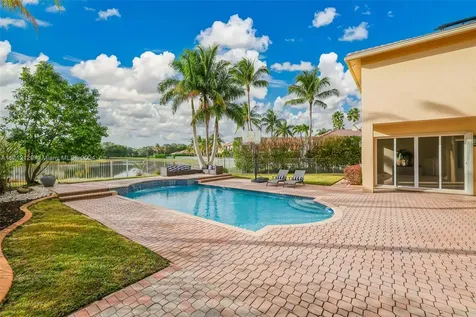 1018 Waterside Circle Weston FL 33327