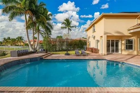 1018 Waterside Circle Weston FL 33327