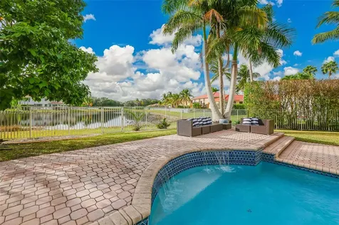 1018 Waterside Circle Weston FL 33327