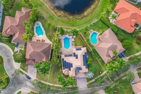 1018 Waterside Circle Weston FL 33327
