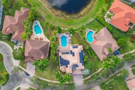 1018 Waterside Circle Weston FL 33327