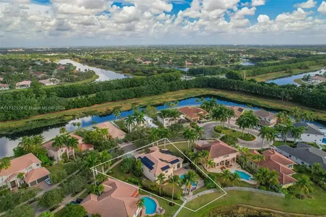 1018 Waterside Circle Weston FL 33327