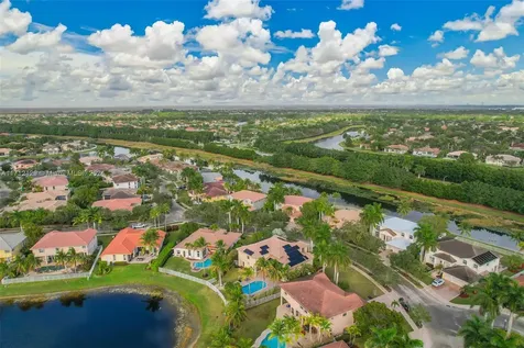 1018 Waterside Circle Weston FL 33327