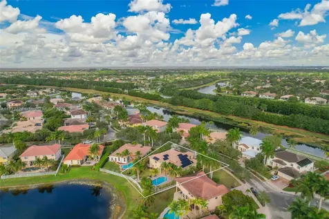 1018 Waterside Circle Weston FL 33327