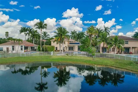 1018 Waterside Circle Weston FL 33327