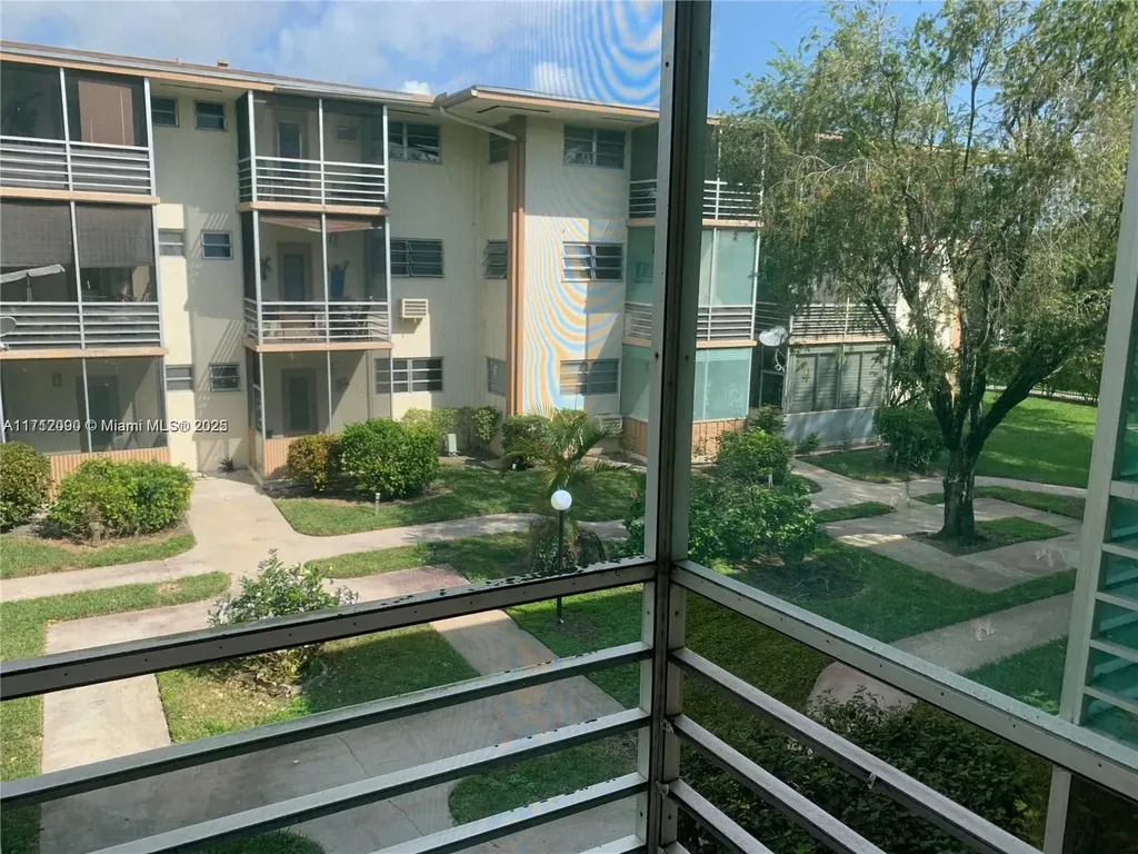1395 NE 167th Street Miami FL 33162