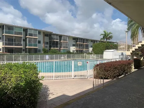1395 NE 167th Street Miami FL 33162