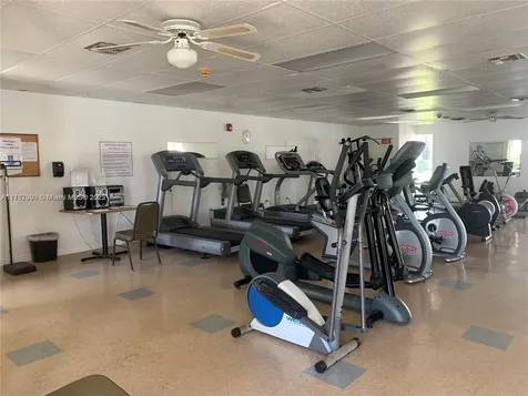 1395 NE 167th Street Miami FL 33162