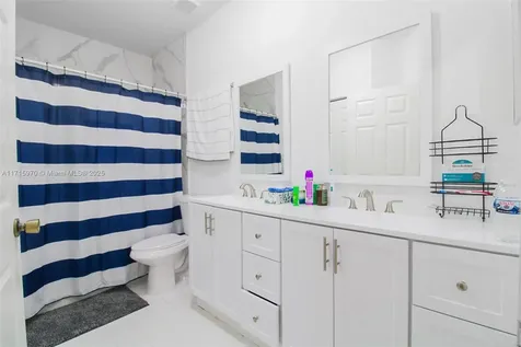 7854 Catalina Circle Tamarac FL 33321