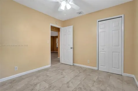 2401 N 62nd Avenue Hollywood FL 33024