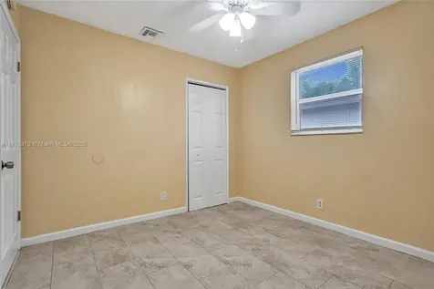 2401 N 62nd Avenue Hollywood FL 33024