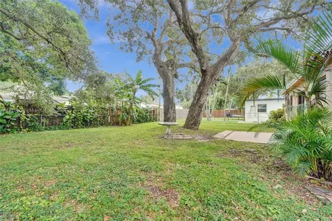 2401 N 62nd Avenue Hollywood FL 33024