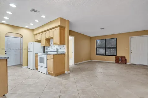 2401 N 62nd Avenue Hollywood FL 33024