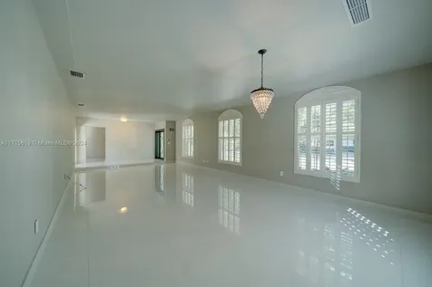 800 Valencia Avenue Coral Gables FL 33134
