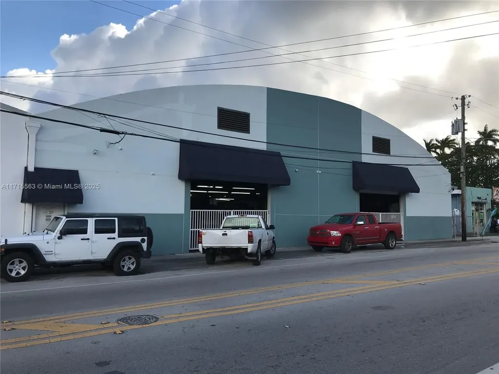 1628 NW 28th Street Miami FL 33142