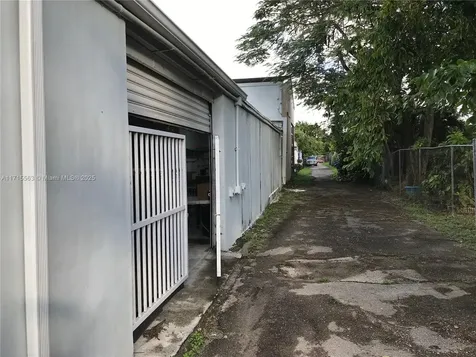 1628 NW 28th Street Miami FL 33142
