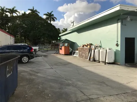 1628 NW 28th Street Miami FL 33142