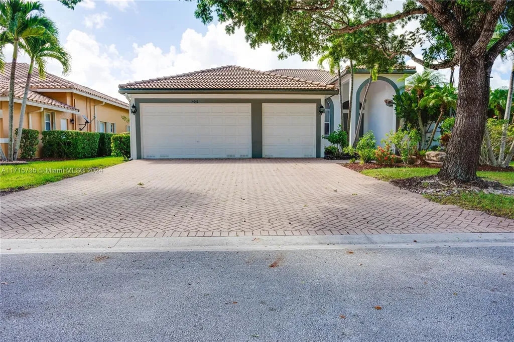 4957 NW 111th Terrace Coral Springs FL 33076