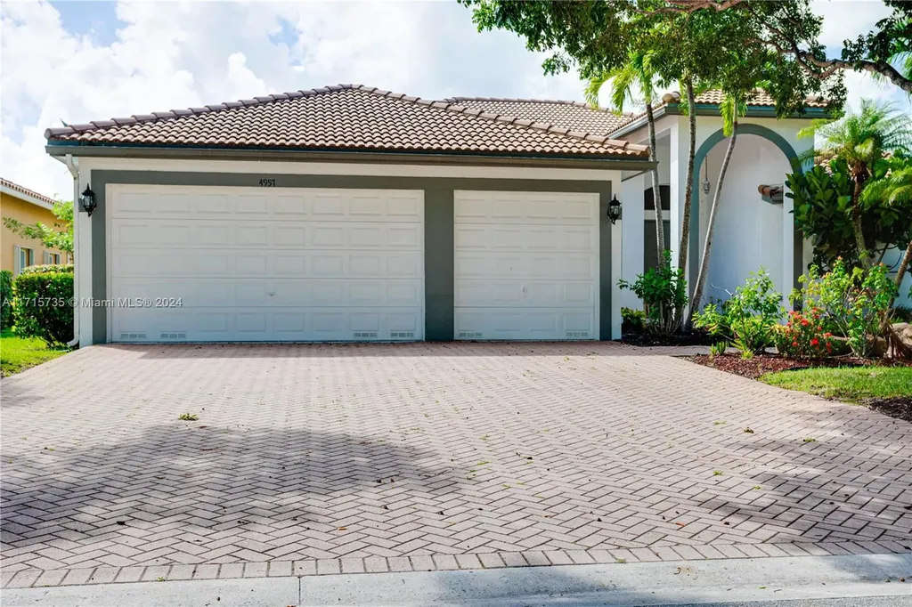 4957 NW 111th Terrace Coral Springs FL 33076