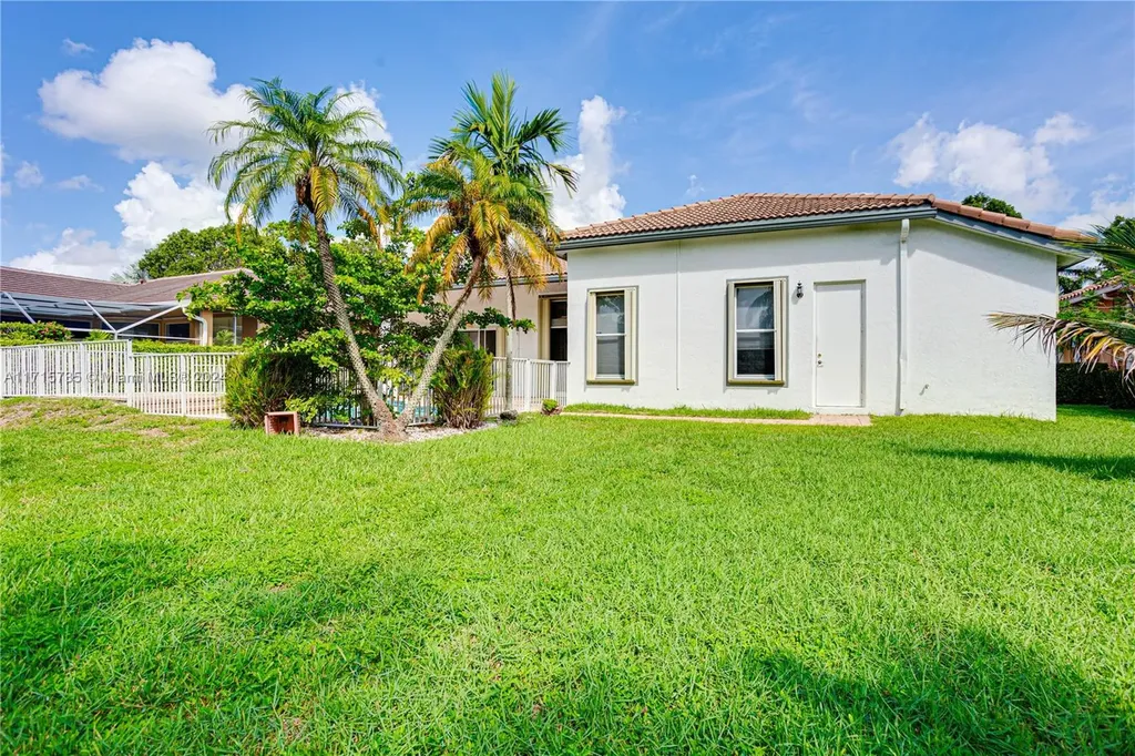 4957 NW 111th Terrace Coral Springs FL 33076