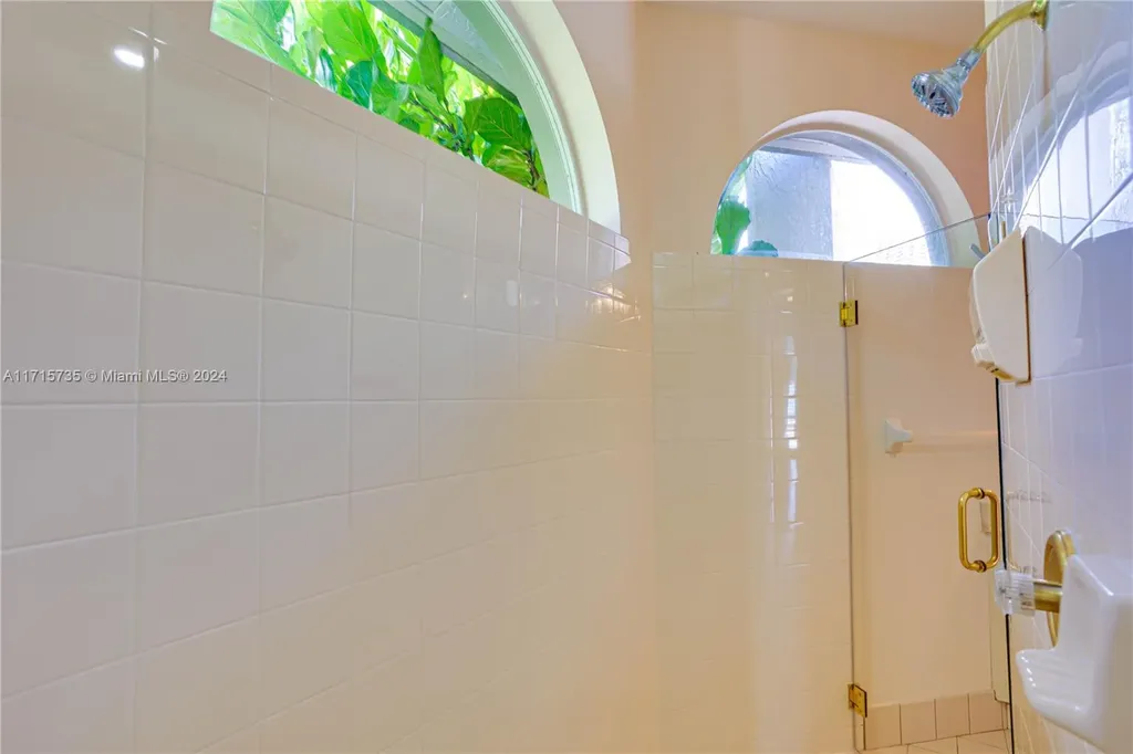 4957 NW 111th Terrace Coral Springs FL 33076