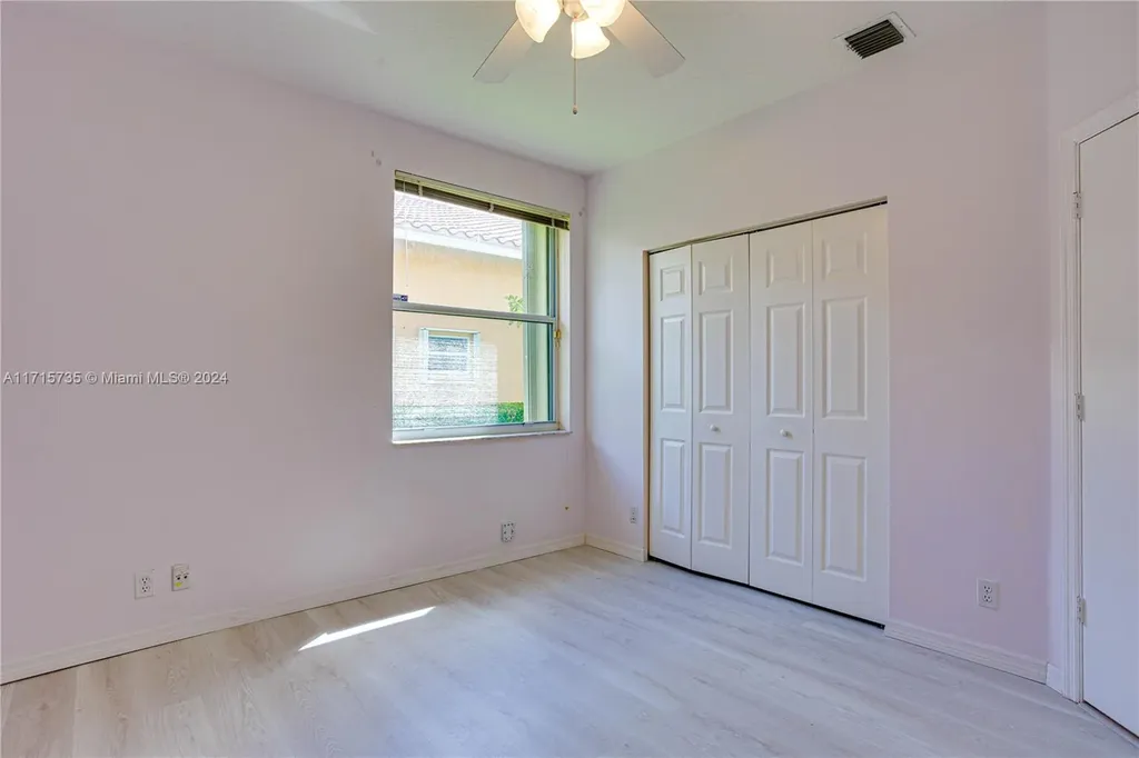 4957 NW 111th Terrace Coral Springs FL 33076