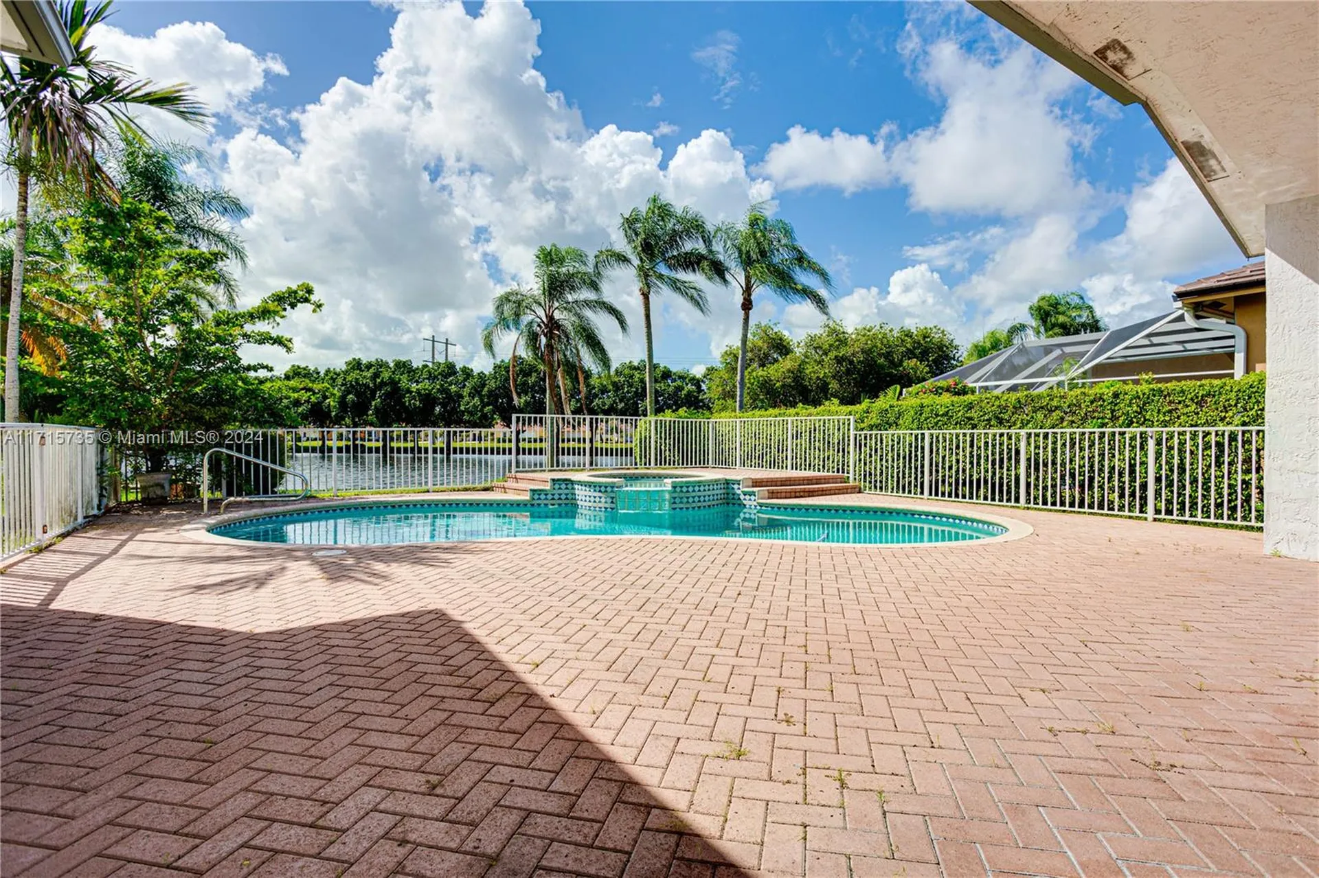 4957 NW 111th Terrace Coral Springs FL 33076