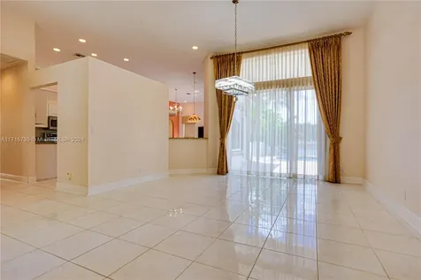 4957 NW 111th Terrace Coral Springs FL 33076