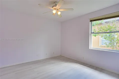 4957 NW 111th Terrace Coral Springs FL 33076