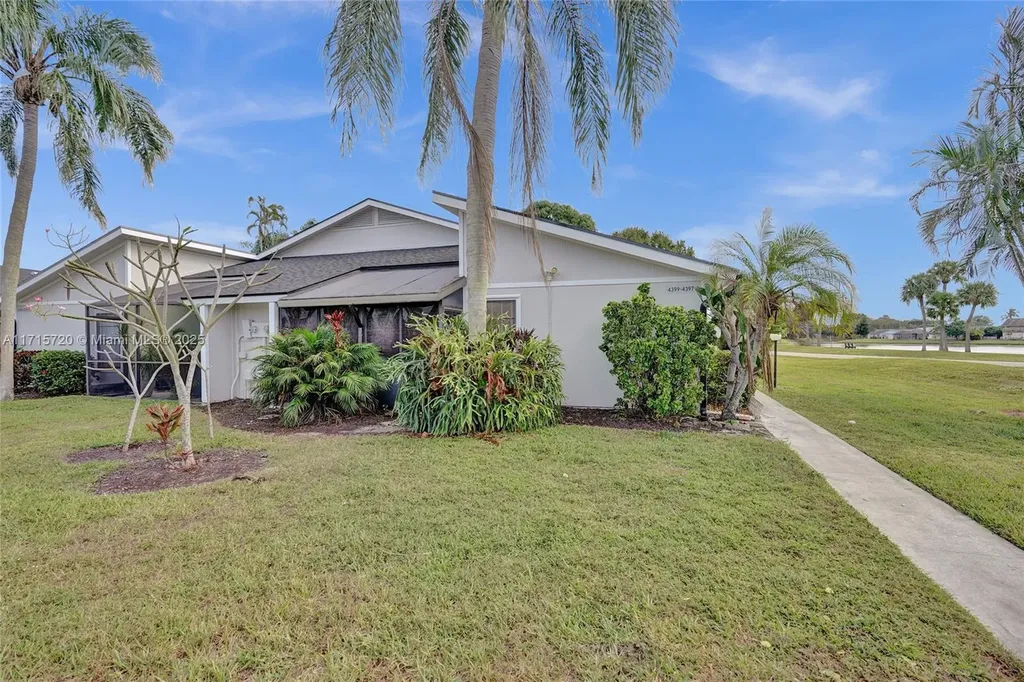 4399 Willow Pond Circle West Palm Beach FL 33417