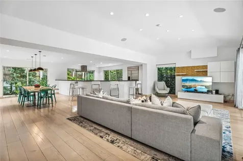 4365 N Bay Road Miami Beach FL 33140
