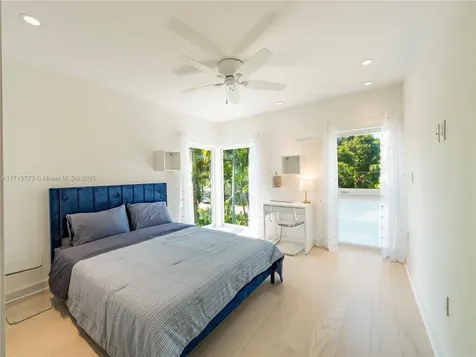 4365 N Bay Road Miami Beach FL 33140