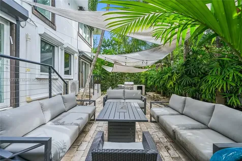 4365 N Bay Road Miami Beach FL 33140