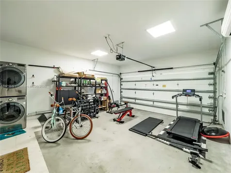 4365 N Bay Road Miami Beach FL 33140