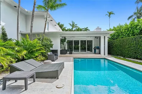 4365 N Bay Road Miami Beach FL 33140