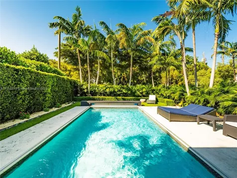 4365 N Bay Road Miami Beach FL 33140