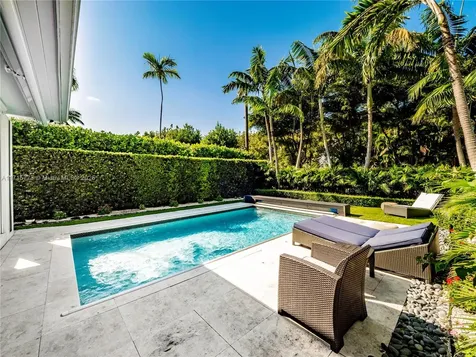 4365 N Bay Road Miami Beach FL 33140
